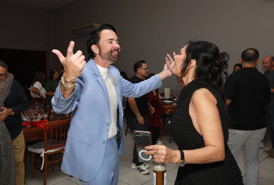 VANESSA MELLO COMEMORA ANIVERSÁRIO EM GRANDE ESTILO - Eloisa Mattos