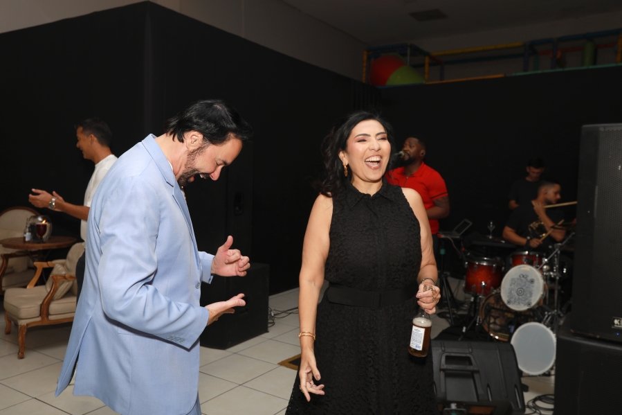 VANESSA MELLO COMEMORA ANIVERSÁRIO EM GRANDE ESTILO - Eloisa Mattos