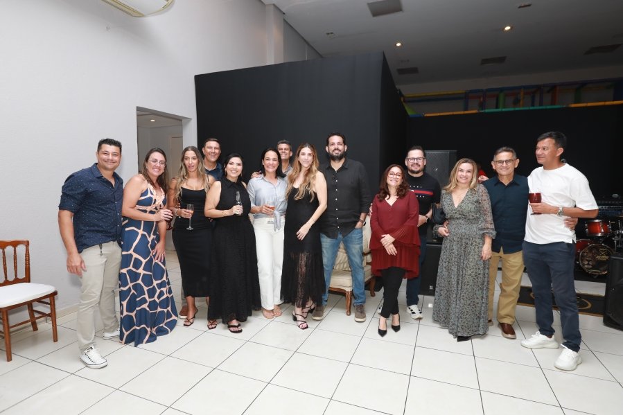 VANESSA MELLO COMEMORA ANIVERSÁRIO EM GRANDE ESTILO - Eloisa Mattos