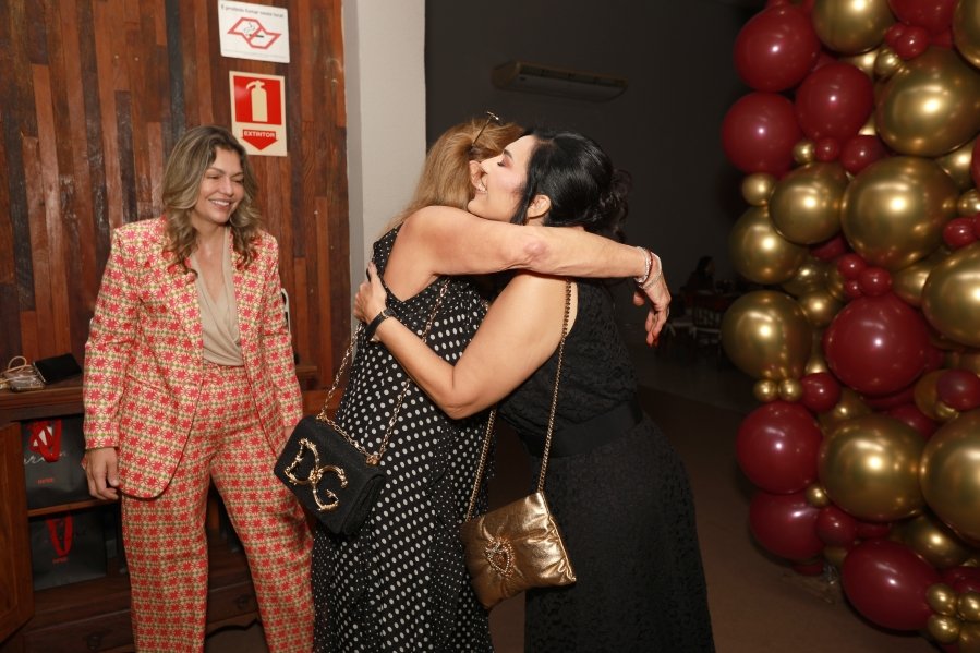 VANESSA MELLO COMEMORA ANIVERSÁRIO EM GRANDE ESTILO - Eloisa Mattos