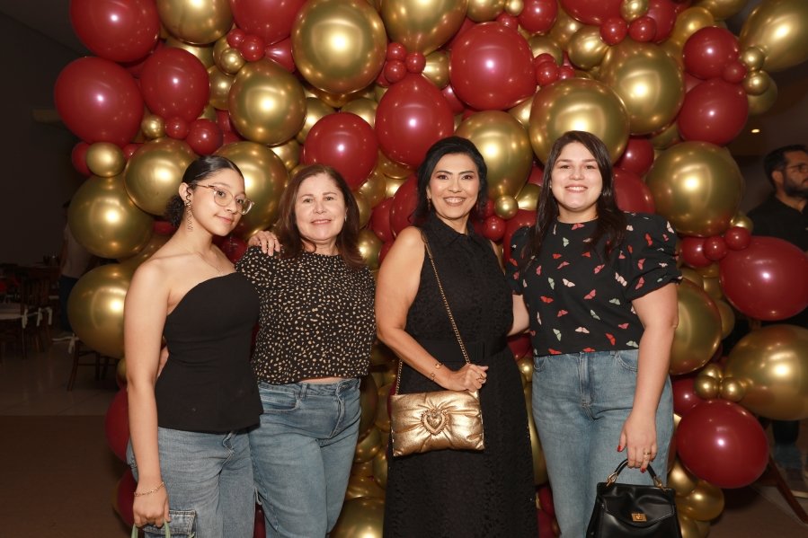 VANESSA MELLO COMEMORA ANIVERSÁRIO EM GRANDE ESTILO - Eloisa Mattos