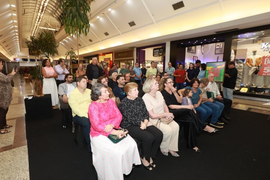 MOVIMENTO SERTÃO INAUGURA EXPOSIÇÃO NO RIOPRETO SHOPPING COM HOMENAGEM AO ARQUITETO JOSÉ VILLANOVA - Eloisa Mattos