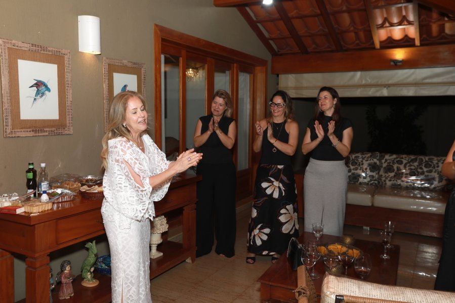UMA NOITE DE CELEBRAÇÃO PARA TELMA MAIA POLO –  CONFRA. MAGNÓLIAS - Eloisa Mattos