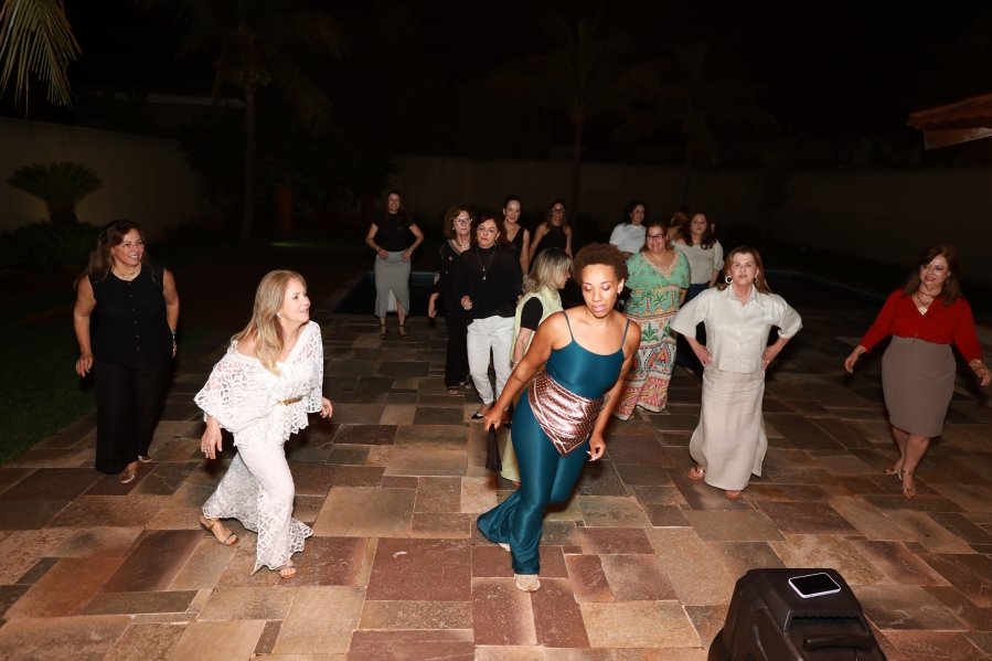 UMA NOITE DE CELEBRAÇÃO PARA TELMA MAIA POLO –  CONFRA. MAGNÓLIAS - Eloisa Mattos